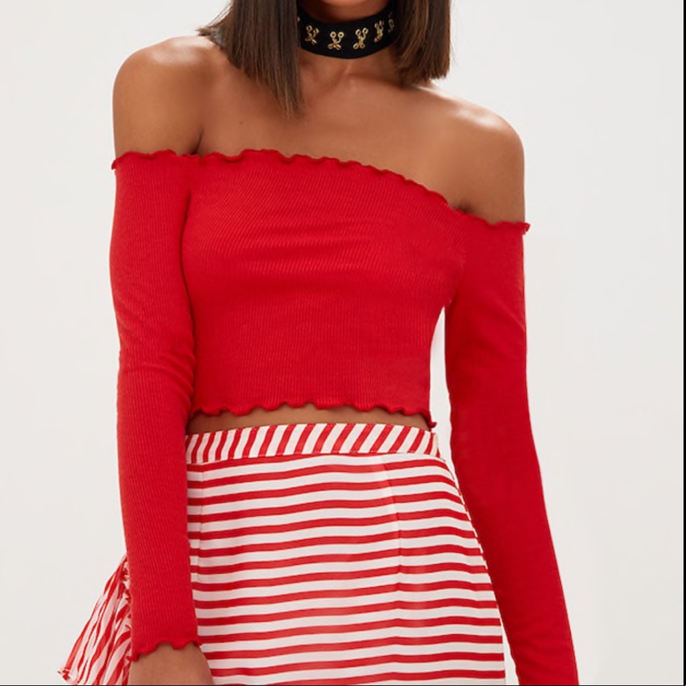 Frill crop tops